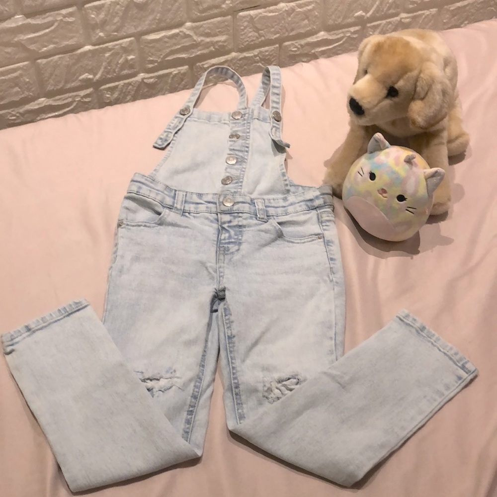 Cute Overall Jean so stretchy very light, I accept offers